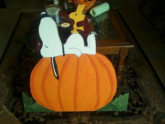 Snoopy and woodstock on pumpkin