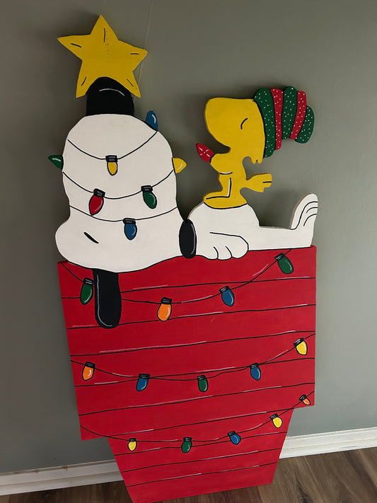 π Snoopy and woodstock Tangled in lights Christmas Yard Art Holiday Outdoor Decoration