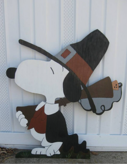 Pilgrim snoopy Thanksgiving yard art