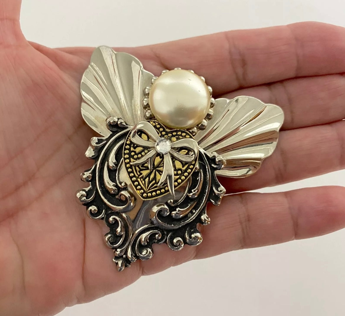 Vintage JANE 1995-AOL Signed Two Tone Large ANGEL Brooch, Pin