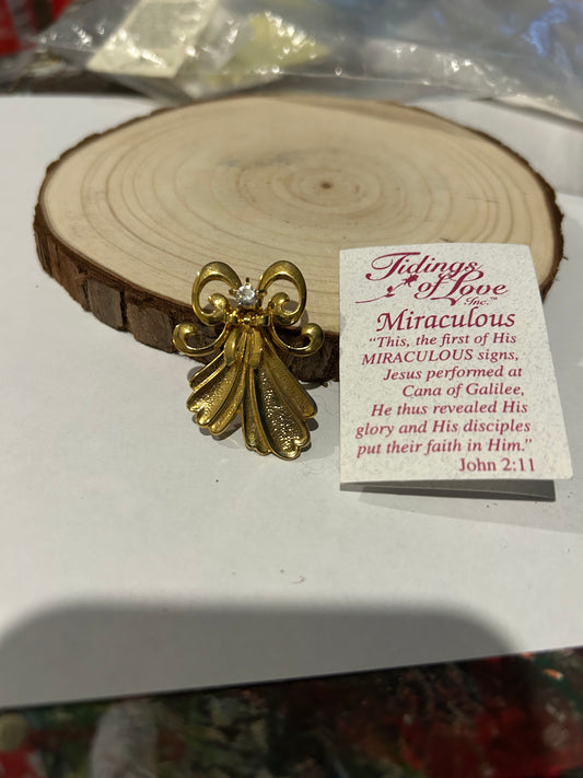 Vintage ANGEL PIN made by JANE Davis 1997 Gold Tone Brooch 2"