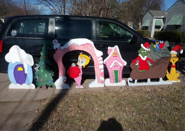Grinch Christmas theme set 7 pcs yard art