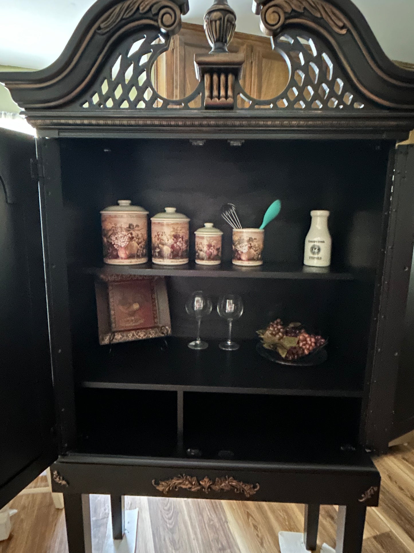 French pavilion shabby sheet cabinet/pantry/wine cabinet